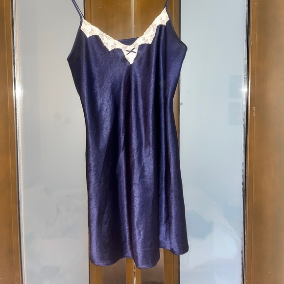 BEAUTIFUL Navy Satin Slip Dress with Lace trim and bow - Picture 1 of 5